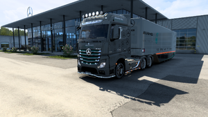 MB AeroDynamic Trailer by AMとそれに合わせたペイントワークショップによる組み合わせ1